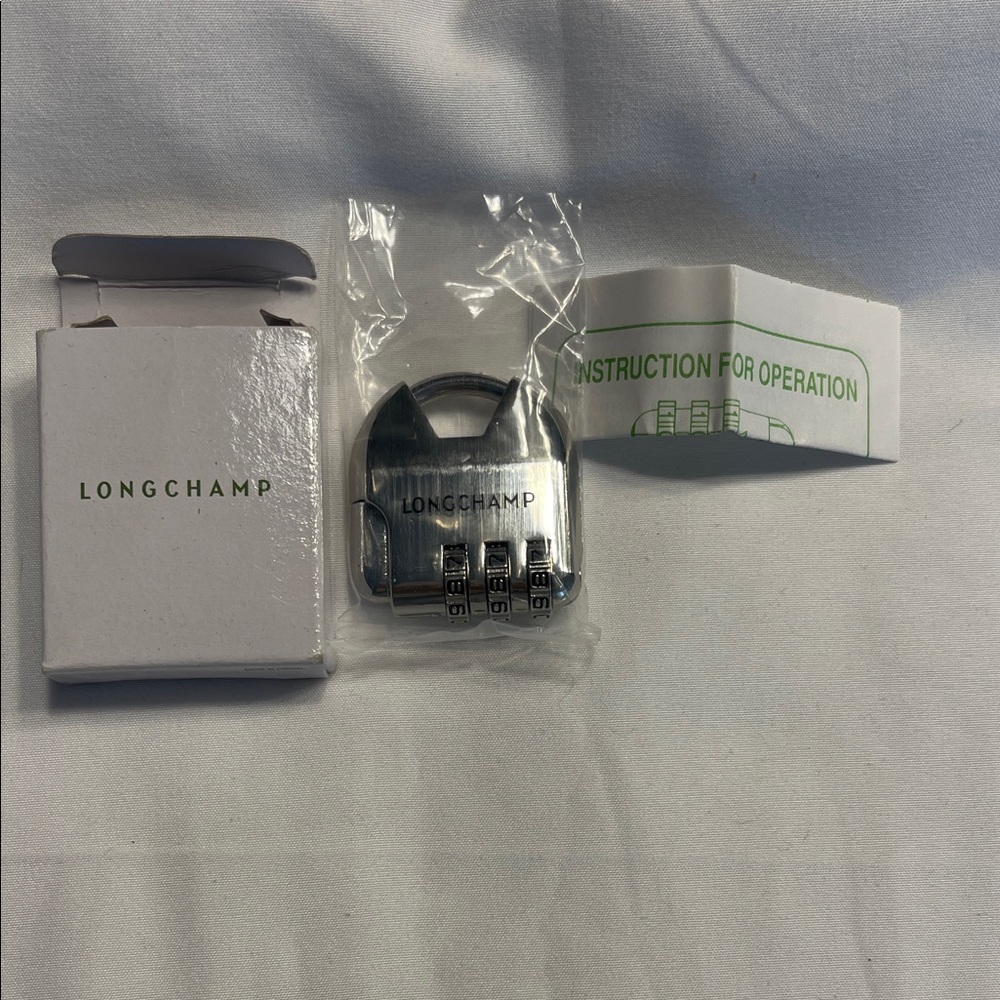 Longchamp Metallic Silver-Tone Luggage Padlock NEW - Picture 3 of 4